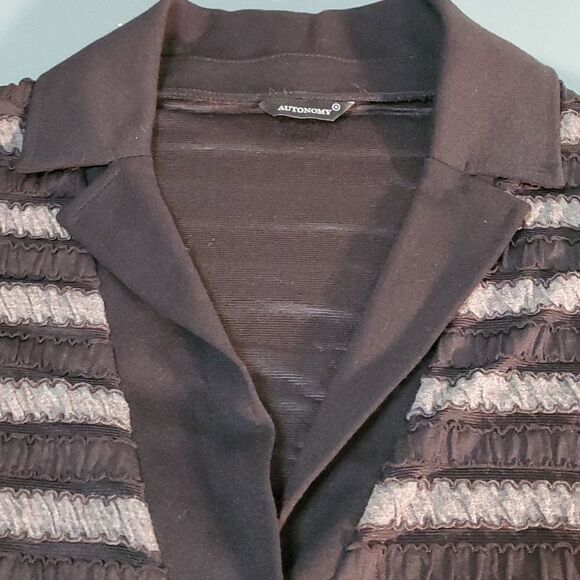 Autonomy black jacket,  size‎ large. 3/4 sleeve. Light weight. Fall wardrobe. - Picture 2 of 12